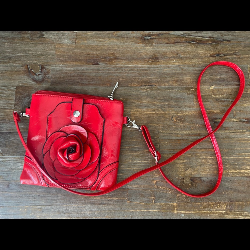 Mellow World Red Rose Purse